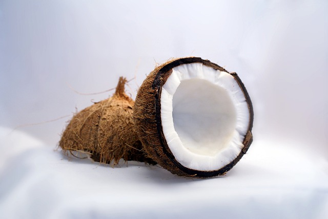 I migliori usi della farina di cocco: come usarla e preparare ricette deliziose